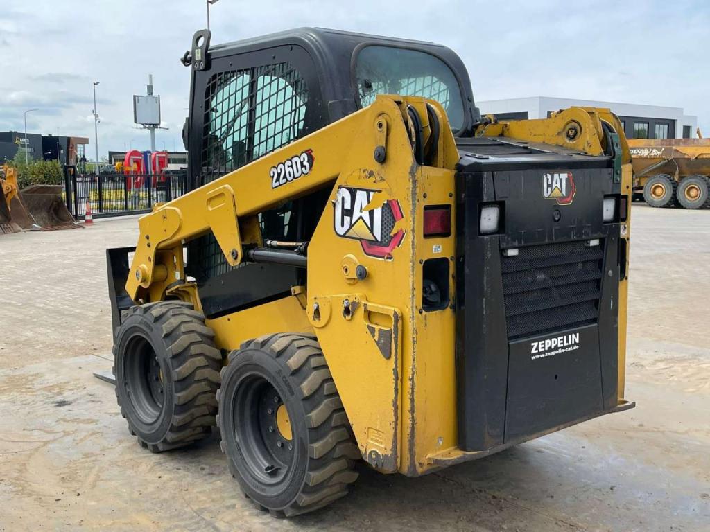 Caterpillar 226D3 Photo 4