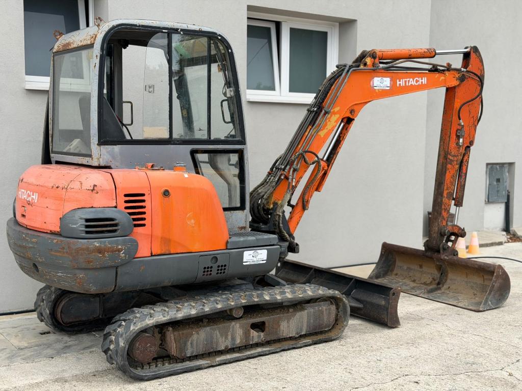 Hitachi ZAXIS 35 Photo 3