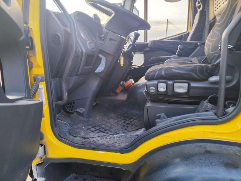 Iveco EUROCARGO 120E28P Photo 10