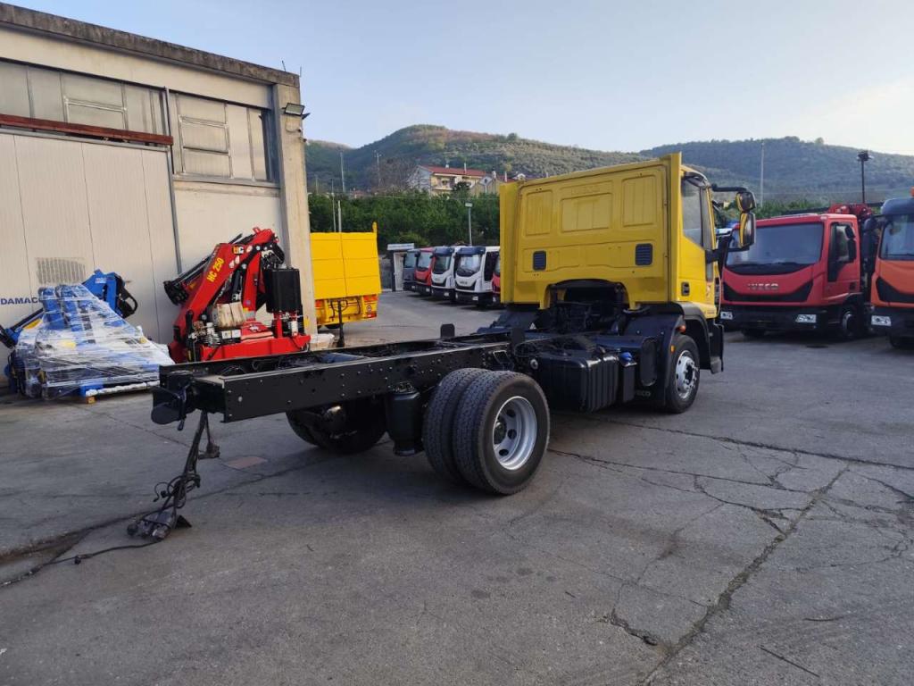 Iveco EUROCARGO 120E28P Photo 16