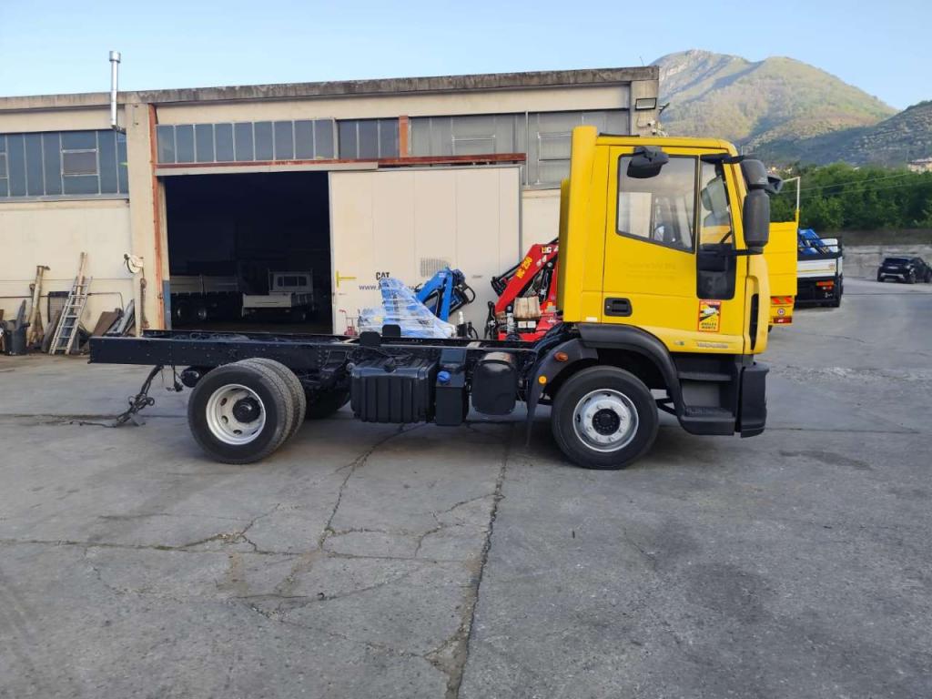 Iveco EUROCARGO 120E28P Photo 17