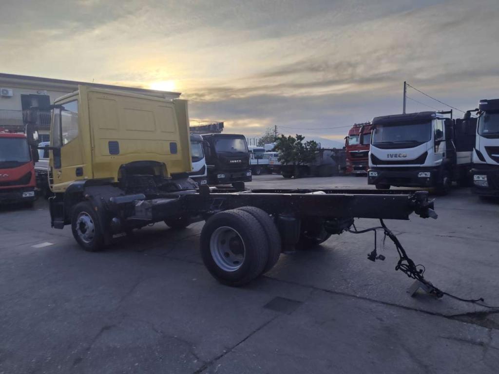 Iveco EUROCARGO 120E28P Photo 19