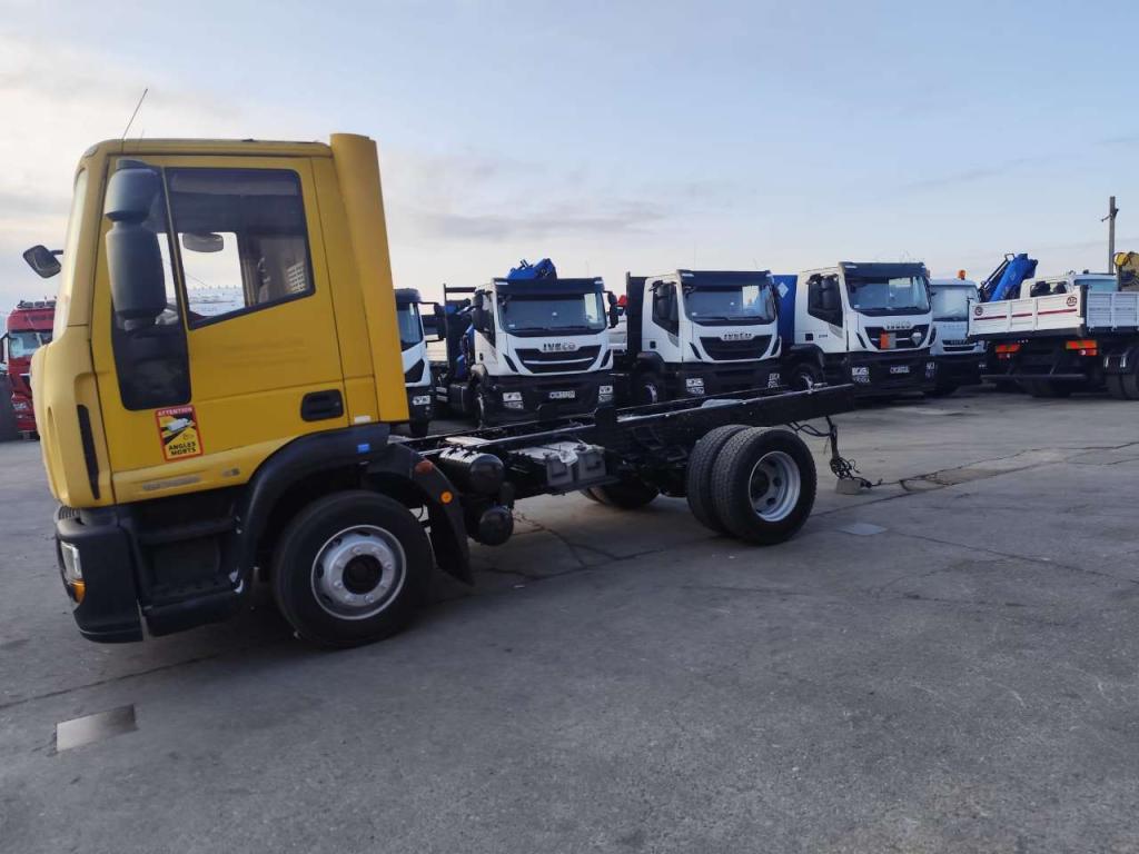 Iveco EUROCARGO 120E28P Photo 30