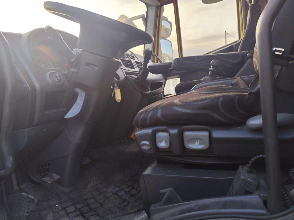 Iveco EUROCARGO 120E28P Photo 9