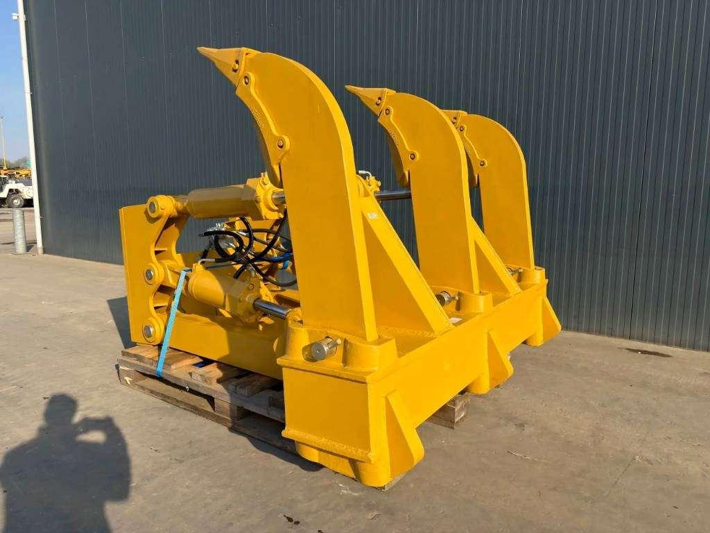Caterpillar D8 Multi Shank Ripper Photo 1