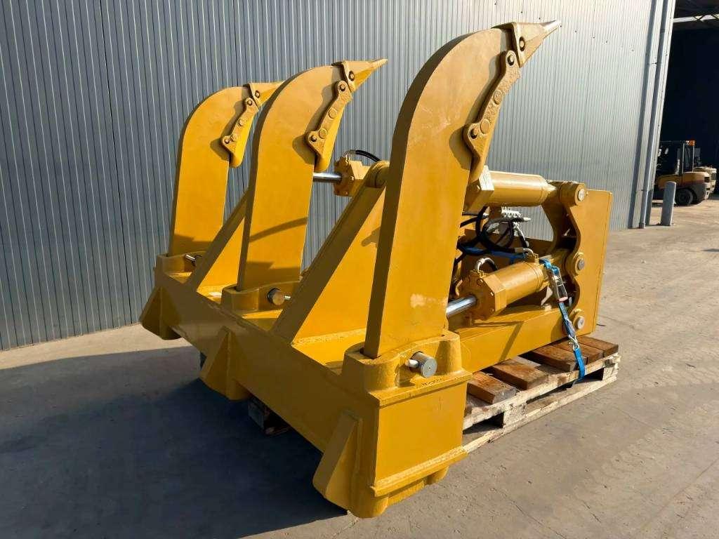Caterpillar D8 Multi Shank Ripper Photo 2