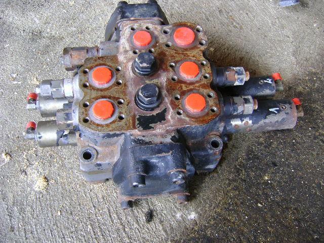 Hydraulic distributor for Fiat Hitachi W 190 Evolution Photo 2