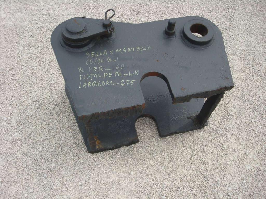 Hammer bracket Photo 1
