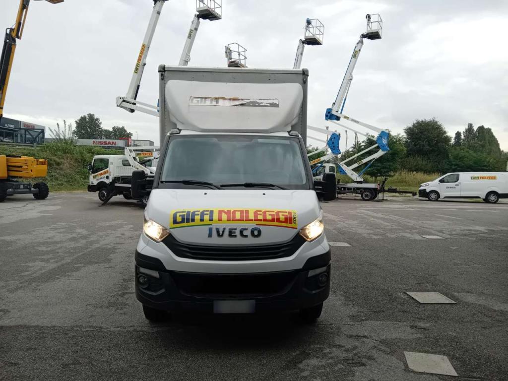 Iveco 35C14 Photo 2