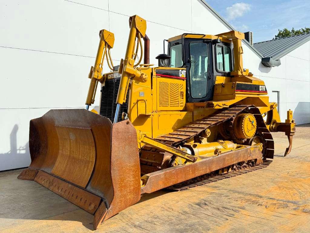 Caterpillar D7R - 3 Tine Ripper / Airco Photo 1