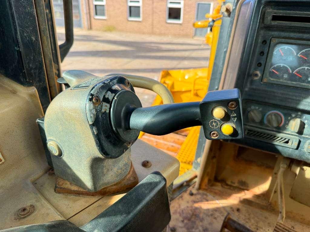 Caterpillar D7R - 3 Tine Ripper / Airco Photo 10