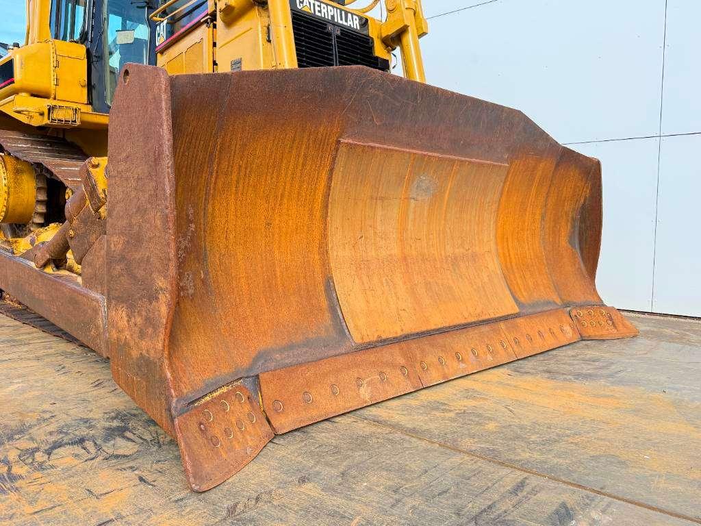 Caterpillar D7R - 3 Tine Ripper / Airco Photo 13