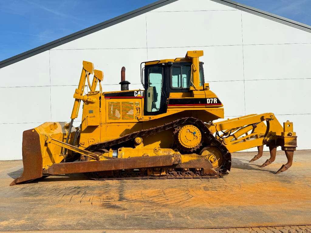 Caterpillar D7R - 3 Tine Ripper / Airco Photo 2