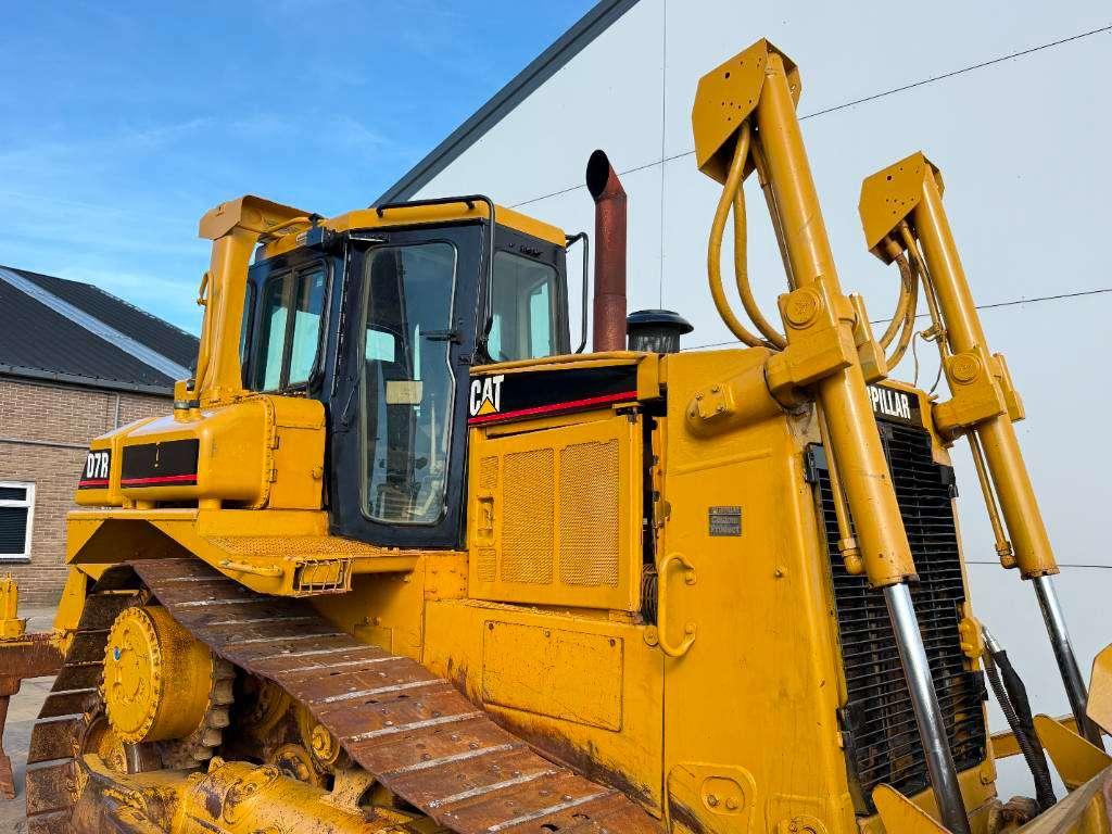 Caterpillar D7R - 3 Tine Ripper / Airco Photo 26