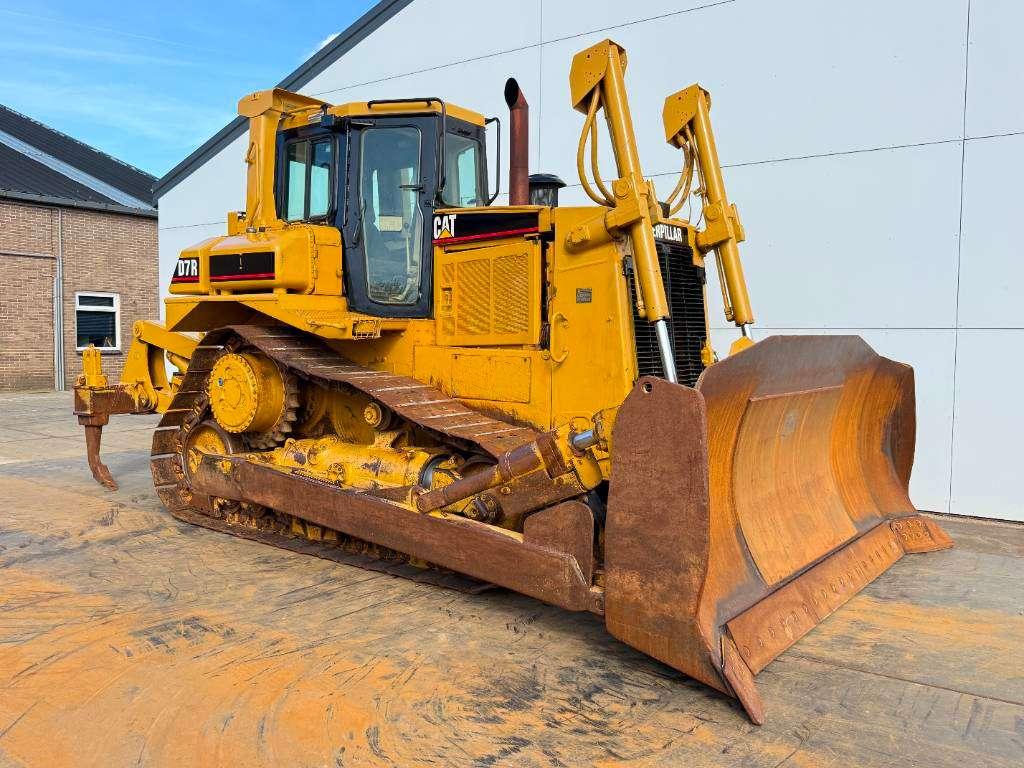 Caterpillar D7R - 3 Tine Ripper / Airco Photo 7