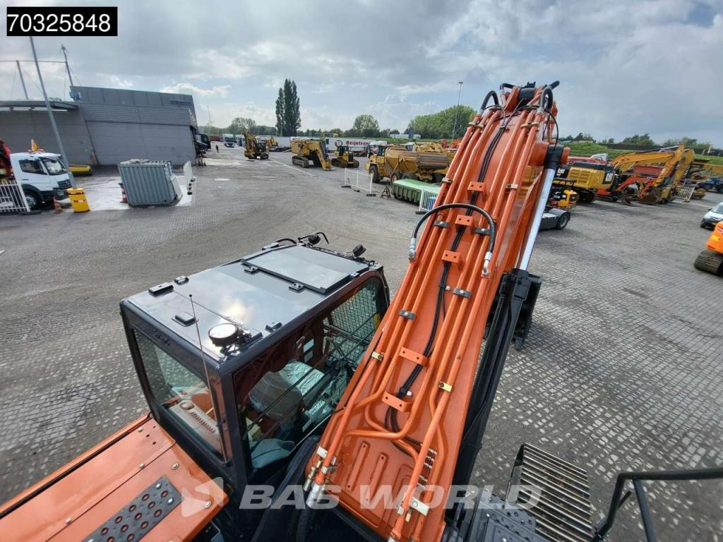Hitachi EX350 LC-5G Cummins Engine Photo 11
