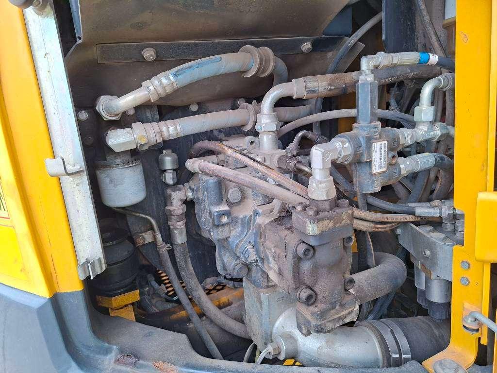 Komatsu PW 118 MR-8 (+ 3 buckets) Photo 18