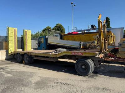De Angelis Flatbed trailer sold by Leo MMT Srl