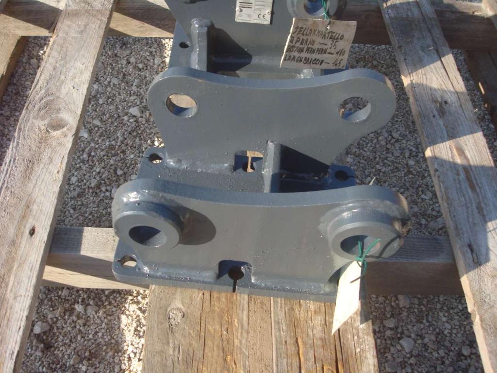 Hammer bracket Photo 2