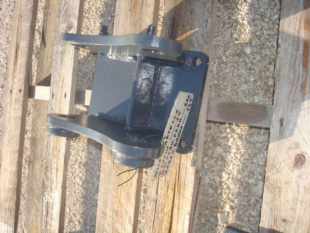 Hammer bracket Photo 3
