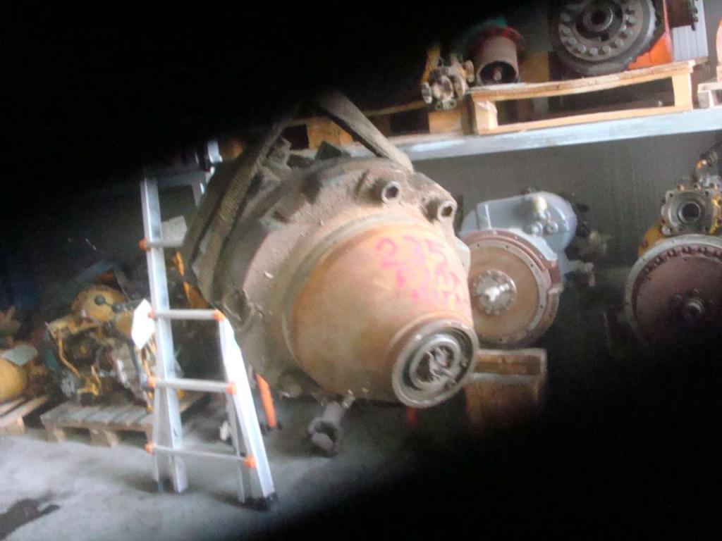Translation motor for Fiat Hitachi EX235 Photo 3