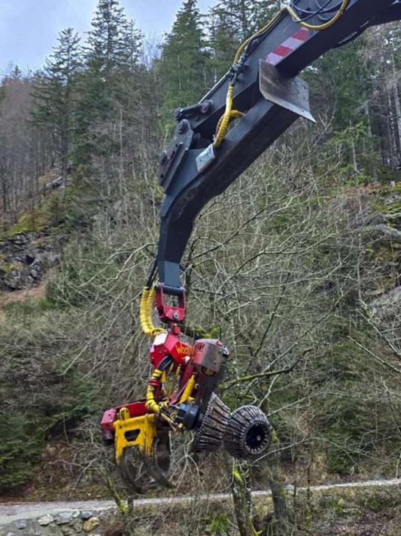 Volvo EC210B NLC Photo 5