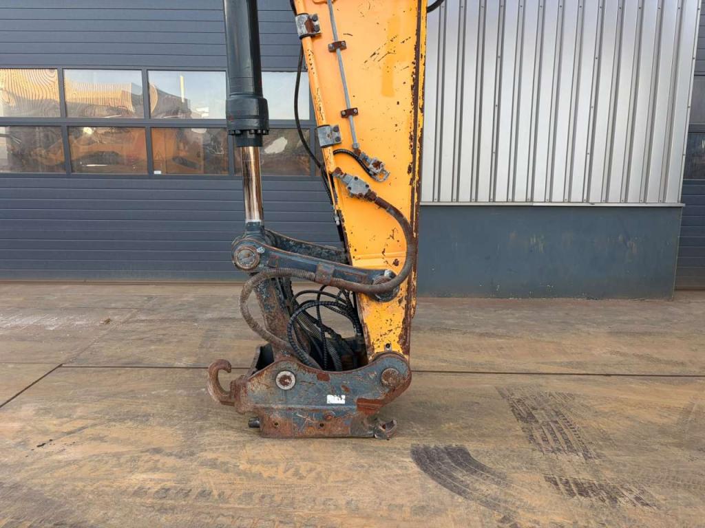 Hyundai HX380L Photo 10