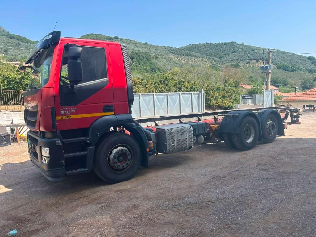 Iveco STRALIS HI-STREET 260S31 Photo 2