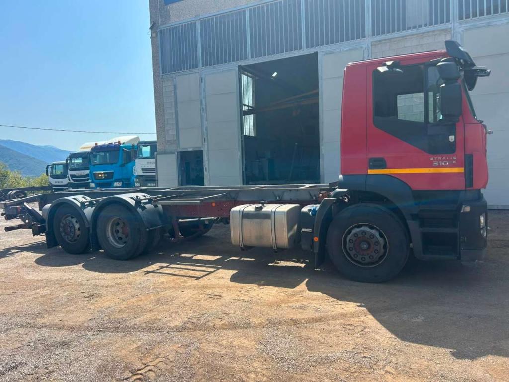 Iveco STRALIS HI-STREET 260S31 Photo 9