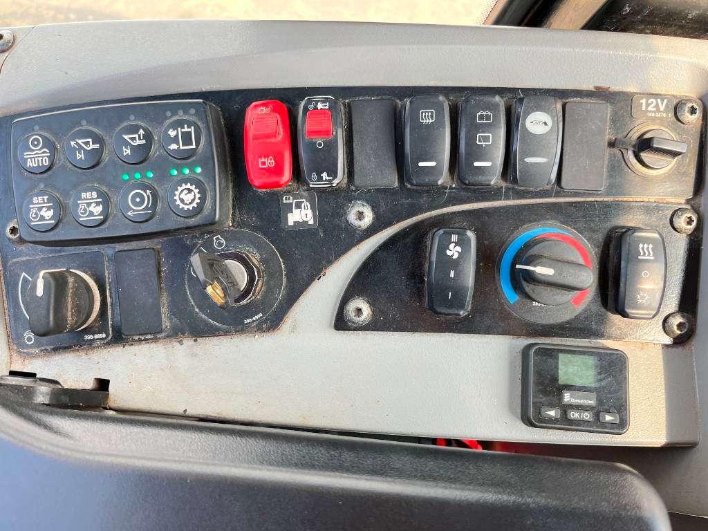 Caterpillar 908M - Quick Coupler / Automatic Greasing Photo 11