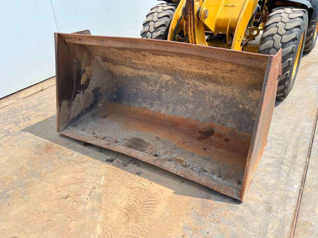 Caterpillar 908M - Quick Coupler / Automatic Greasing Photo 13
