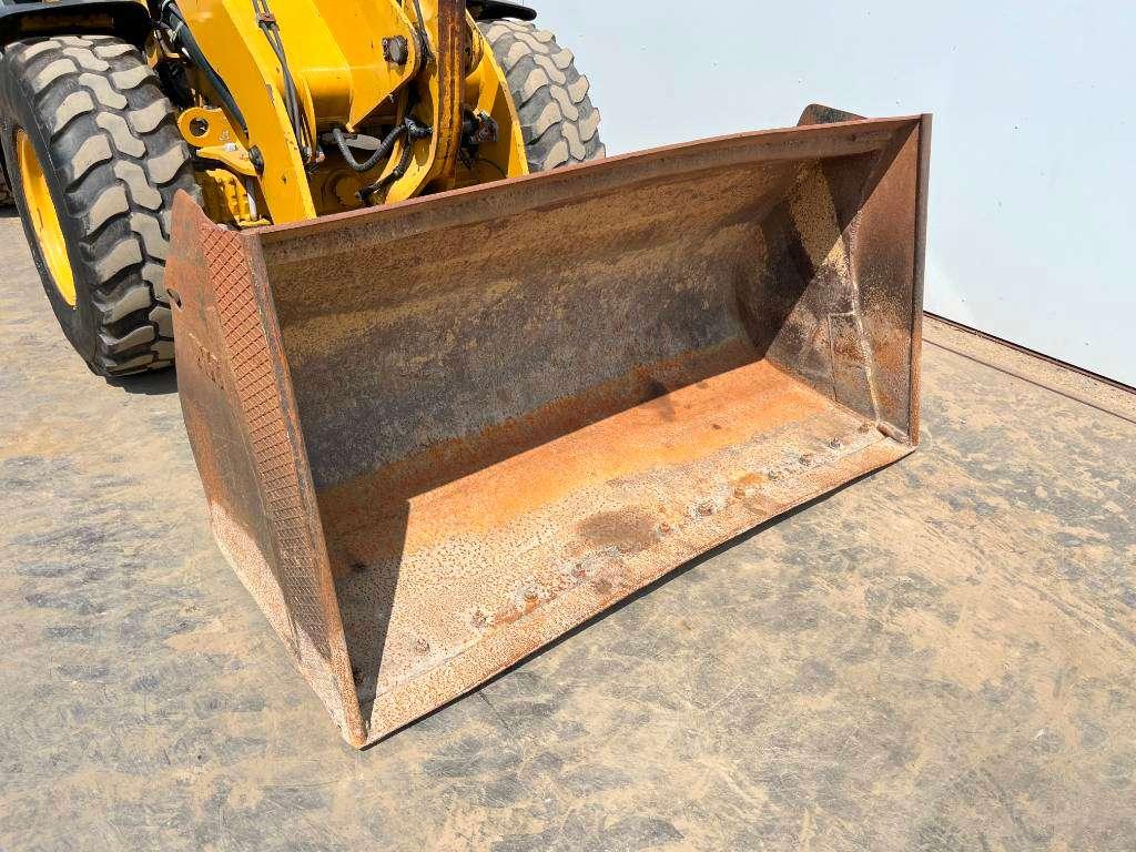 Caterpillar 908M - Quick Coupler / Automatic Greasing Photo 16