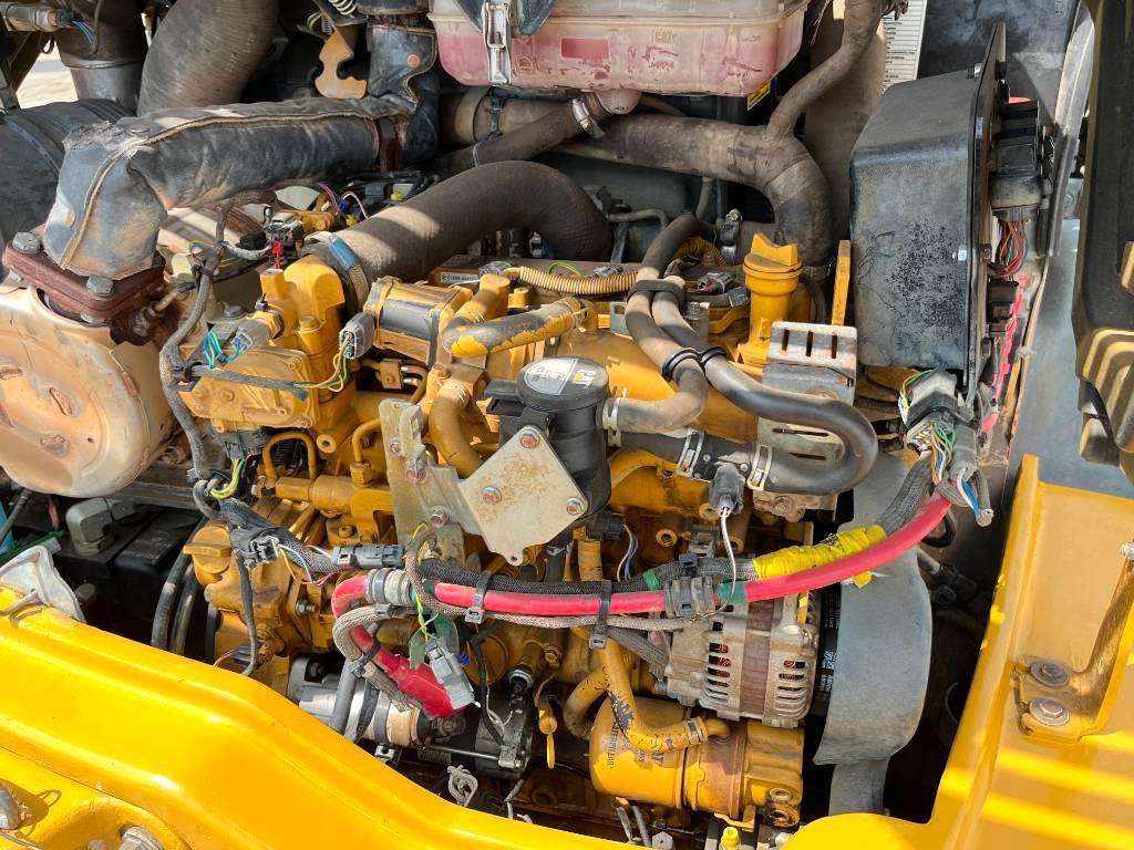 Caterpillar 908M - Quick Coupler / Automatic Greasing Photo 27