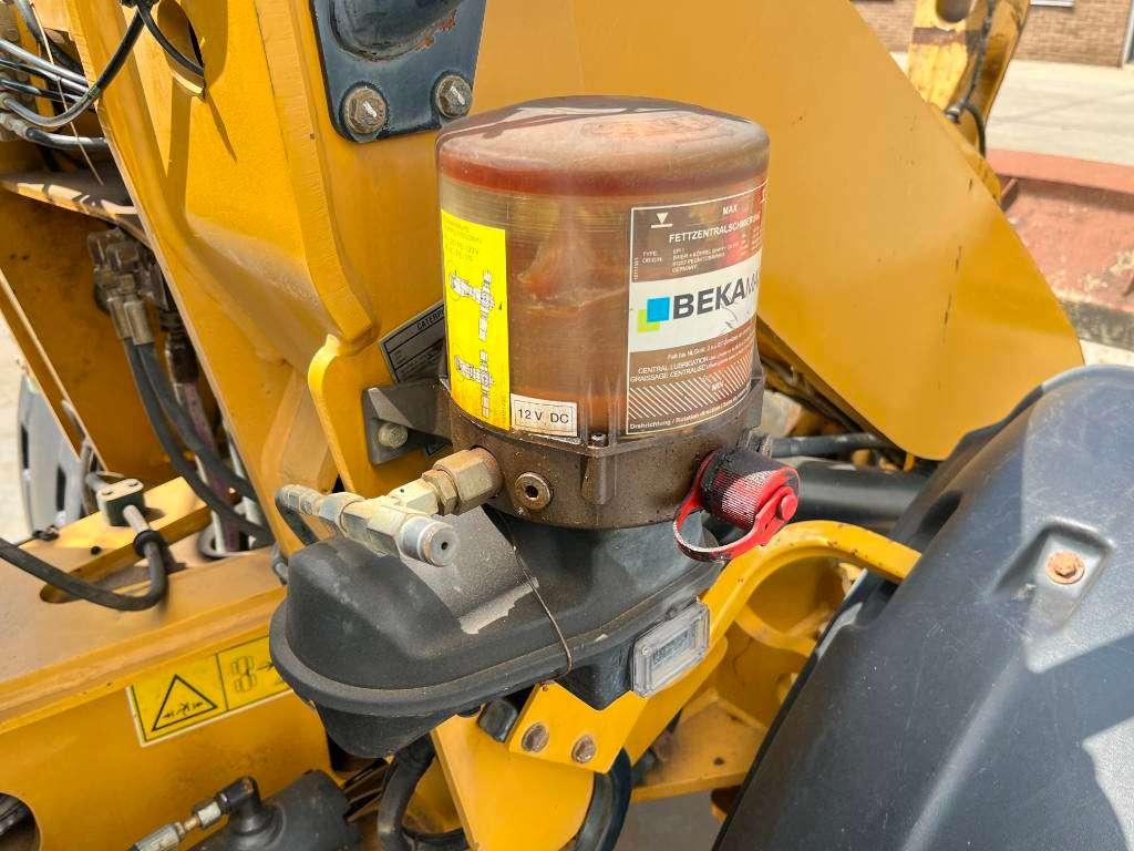 Caterpillar 908M - Quick Coupler / Automatic Greasing Photo 28