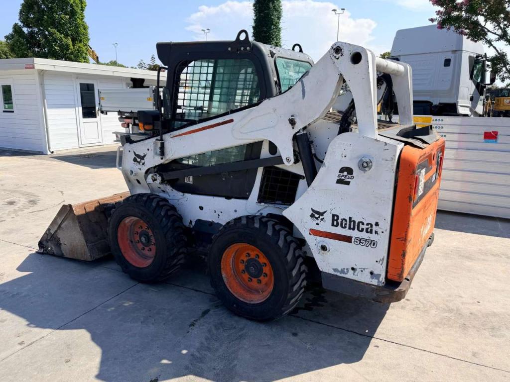 Bobcat S 570 2 speed Photo 2