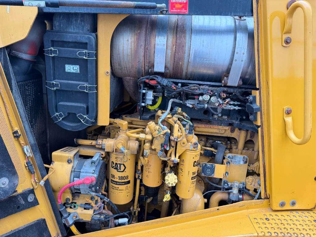 Caterpillar D8T - GERMAN Machine / Ripper Photo 29