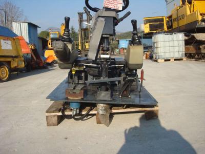 Under-cab control unit with pilot controls for Fiat Hitachi 150W3 sold by OLM 90 Srl