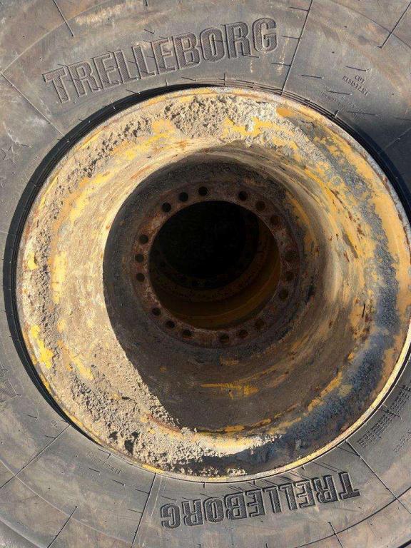 for 23.5R25 tires Rims for Volvo L110, L120 Photo 3