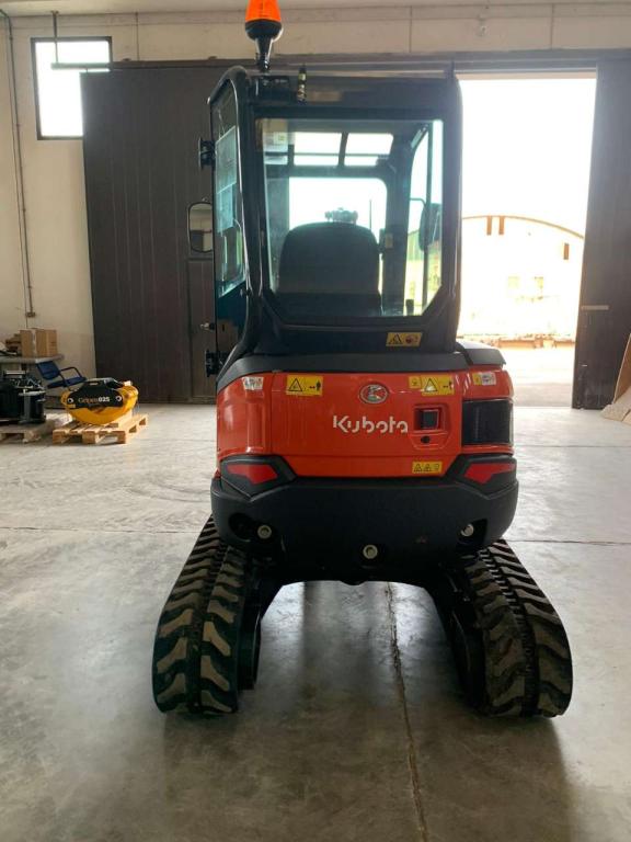 Kubota U27 Photo 10