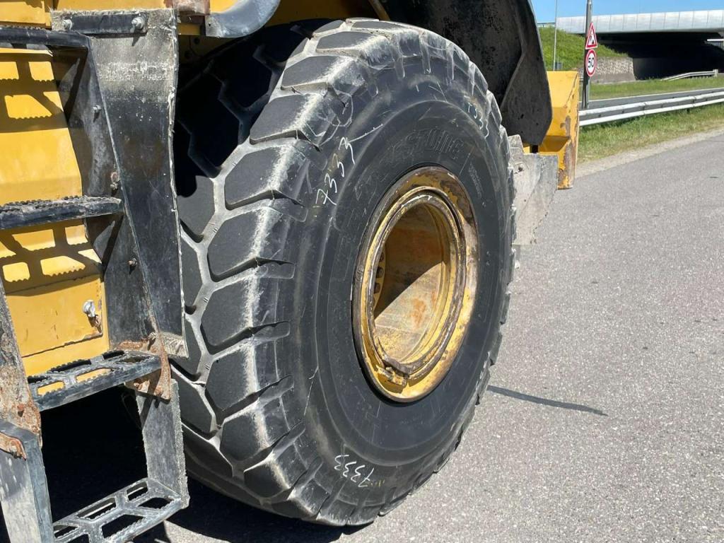 Caterpillar 966M Photo 12
