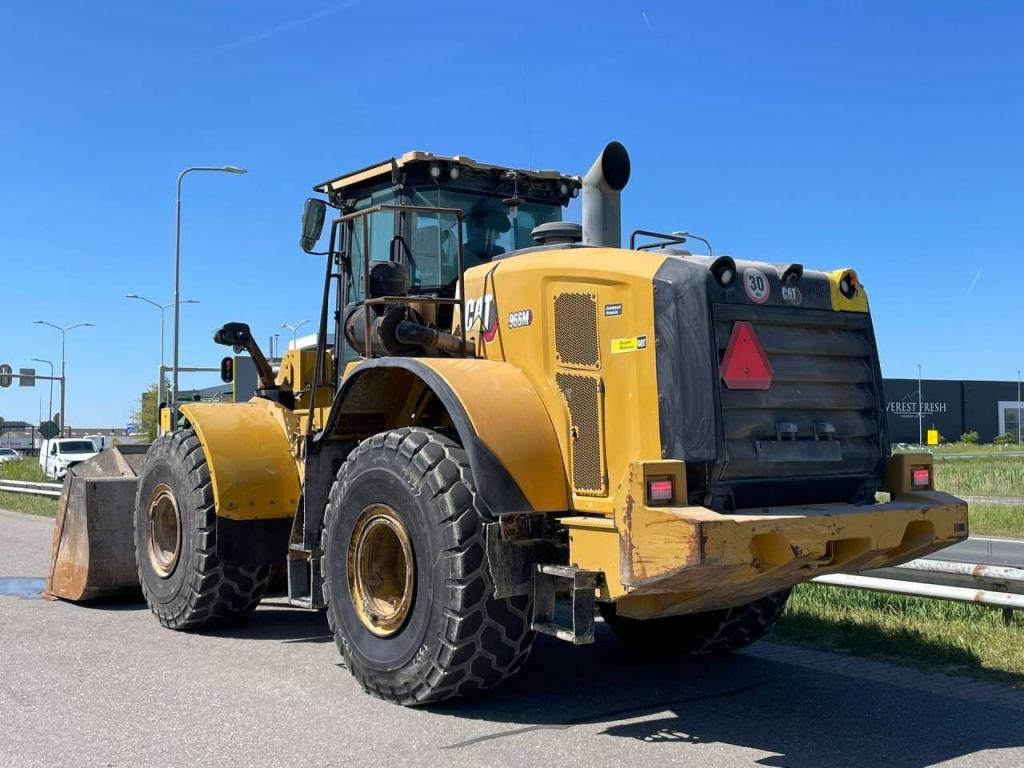 Caterpillar 966M Photo 3