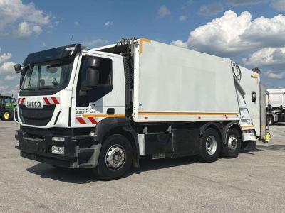 Iveco Stralis 330 6X2 sold by Massucco T. Srl