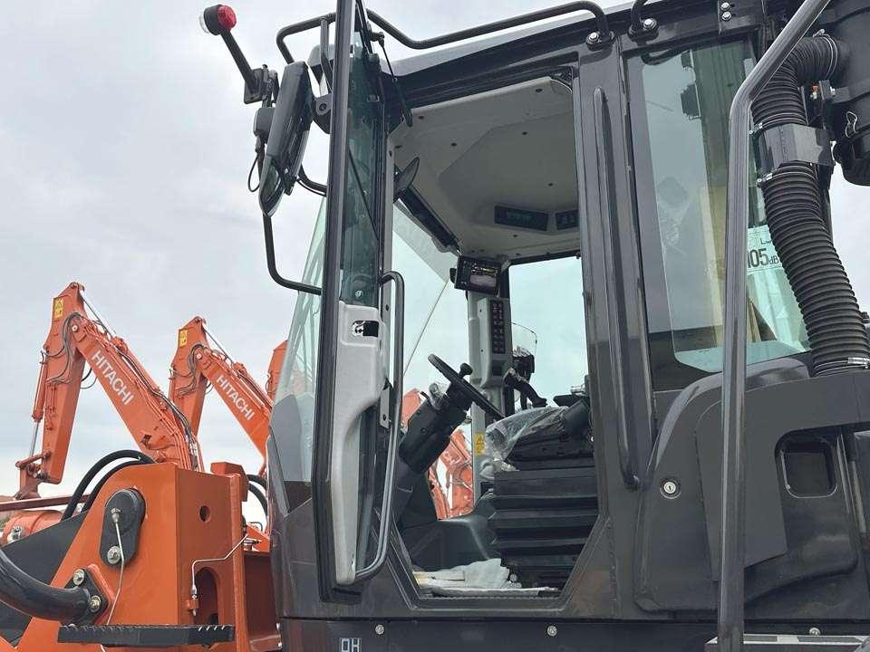 Hitachi ZW250-7 Photo 15