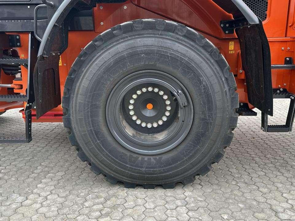 Hitachi ZW250-7 Photo 7