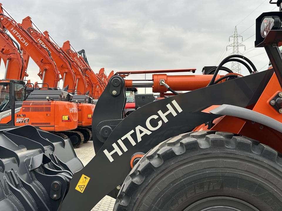 Hitachi ZW250-7 Photo 9