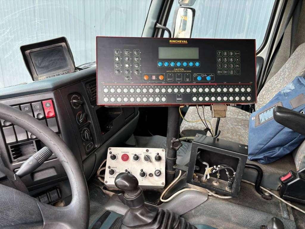 Renault Rincheval - 9.000 Liter Photo 28