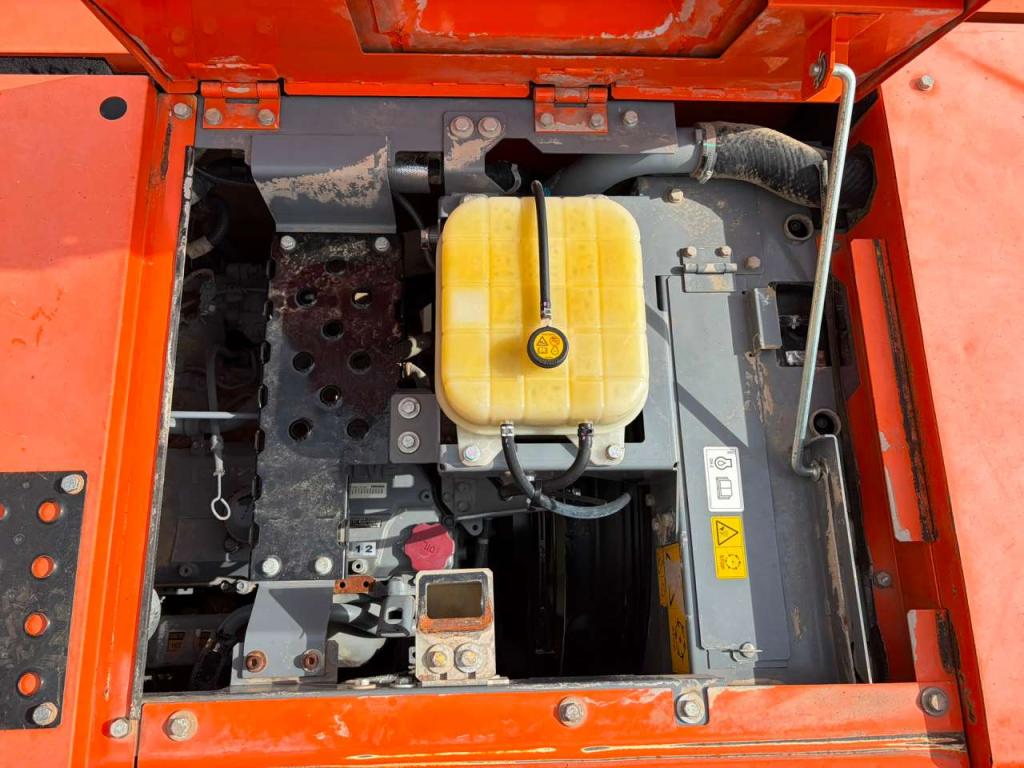 Hitachi ZX225US5LC Photo 30