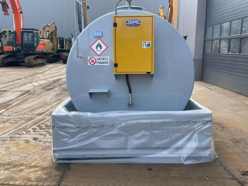 Emiliana Serbatoi TF9/50 9000Ltr fuel tank Photo 8