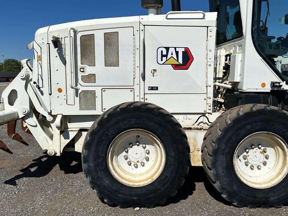 Caterpillar 120M2 Photo 10