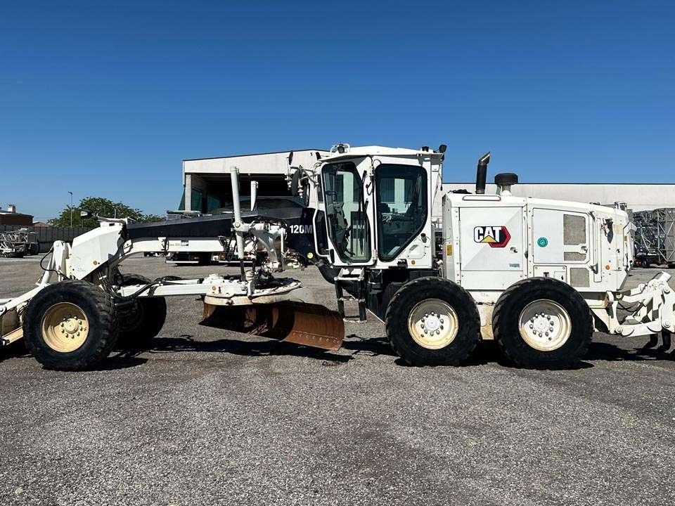 Caterpillar 120M2 Photo 2